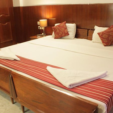 Bed and Breakfast Happy Planet Chennai Exterior foto