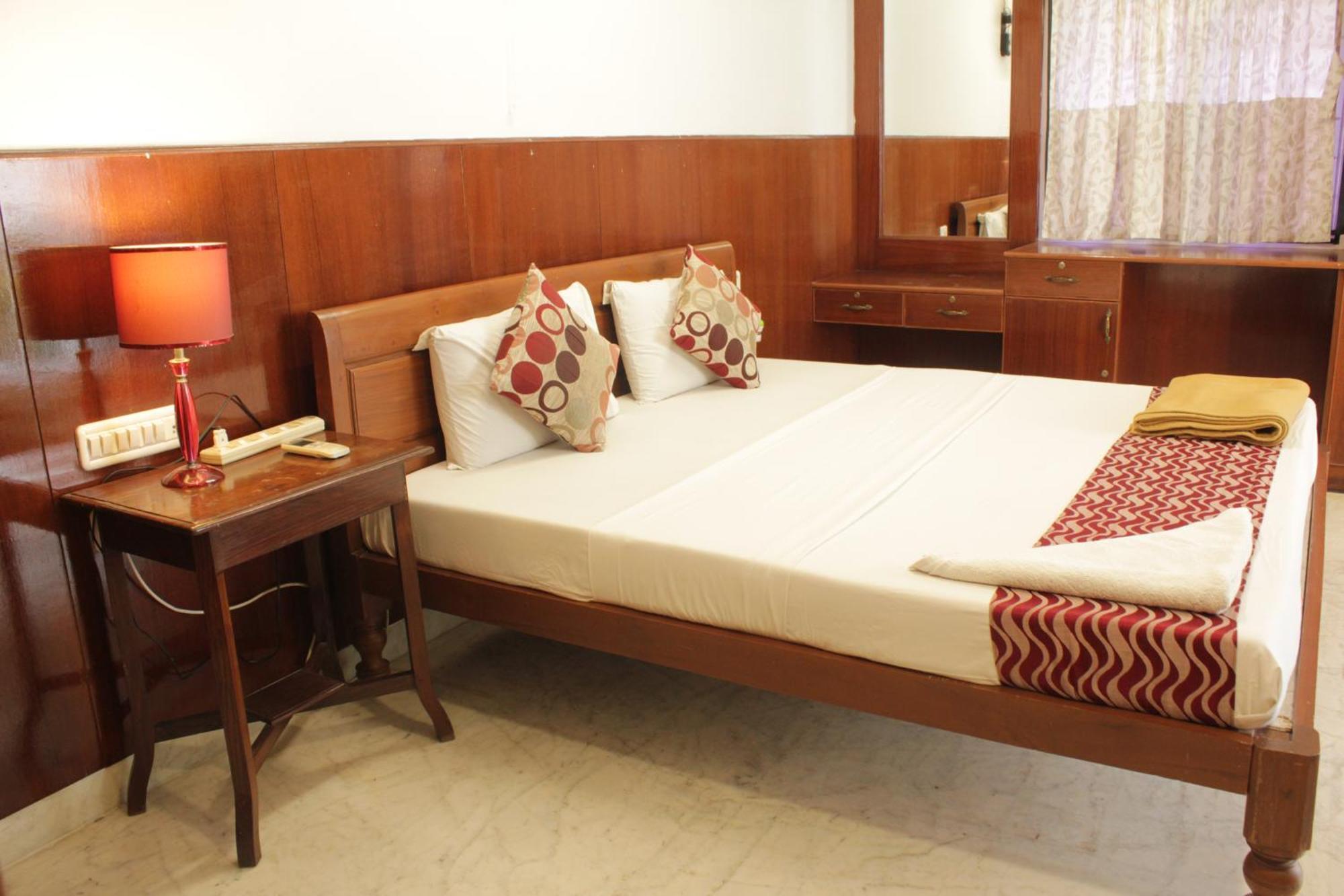 Bed and Breakfast Happy Planet Chennai Exterior foto