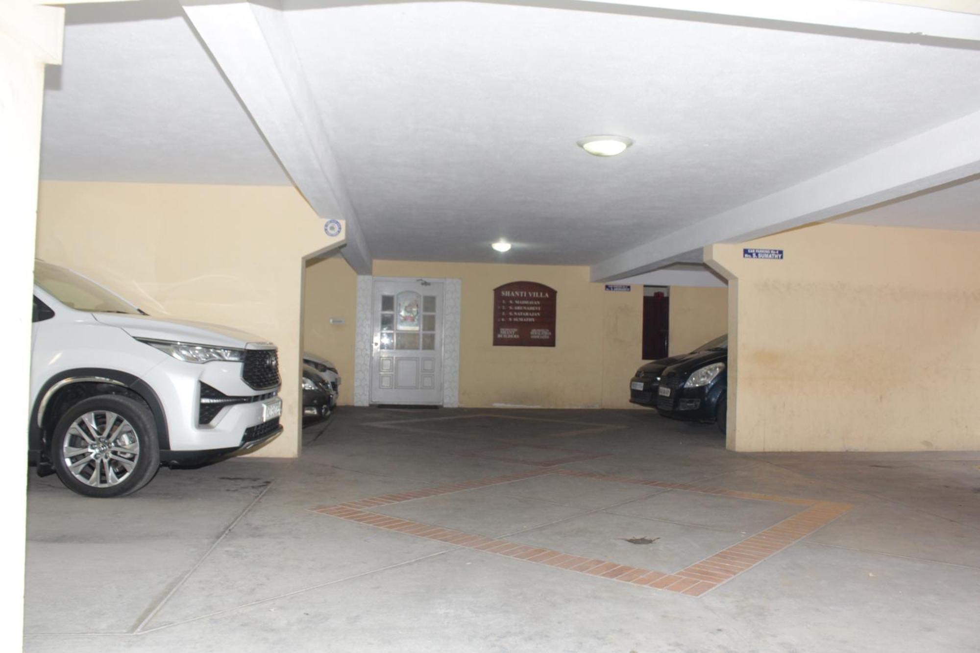 Bed and Breakfast Happy Planet Chennai Exterior foto